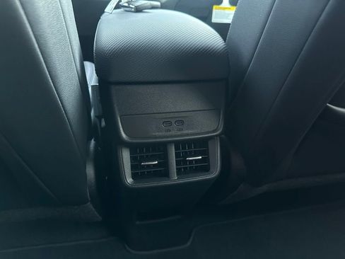 New 2026 Chevrolet Equinox LT w/ Convenience Package II image 21