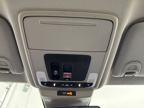 Certified 2023 Honda Accord Touring image 39