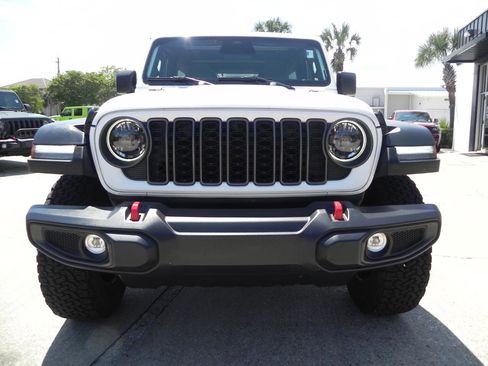Used 2025 Jeep Wrangler Unlimited Rubicon AWD/4WD image 8