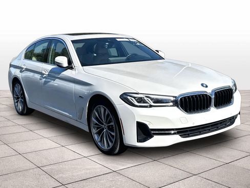 Used 2023 BMW 530e w/ Convenience Package RWD image 3