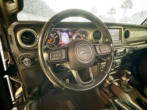 Used 2022 Jeep Gladiator Sport AWD/4WD image 12