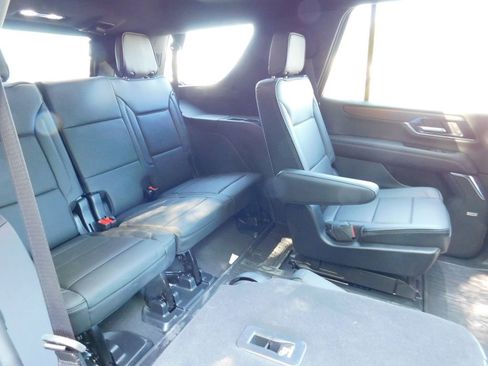 Used 2025 GMC Yukon Denali w/ Sun & Power Step Package AWD/4WD image 5
