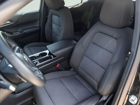 Used 2026 Chevrolet Equinox LT FWD image 10