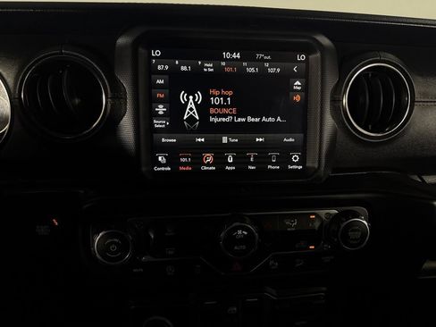 Used 2021 Jeep Wrangler Unlimited Sahara AWD/4WD image 19