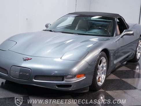 Used 2004 Chevrolet Corvette Convertible w/ Preferred Equipment Group RWD image 17