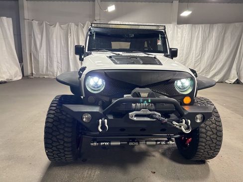 Used 2017 Jeep Wrangler Unlimited Sahara w/ Connectivity Group image 2