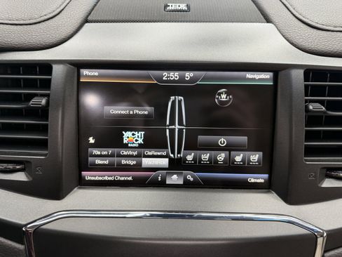 Used 2015 Lincoln MKS AWD w/ Technology Package image 20