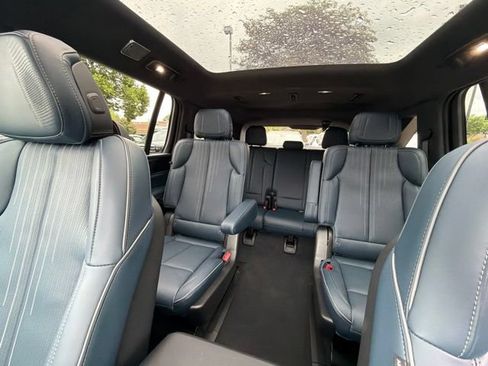 Used 2025 Cadillac Escalade IQ Luxury 2 w/ LPO, Premium Carpet Package AWD/4WD image 14