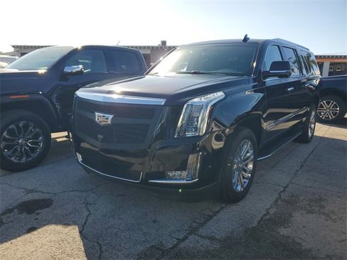 Used 2017 Cadillac Escalade ESV 4WD image 31