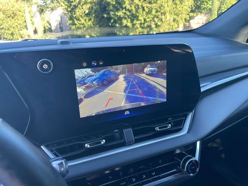 Used 2025 Chevrolet Equinox LT image 17