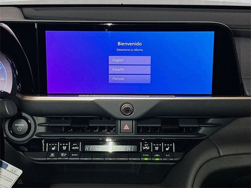 New 2025 Toyota Crown Signia image 8