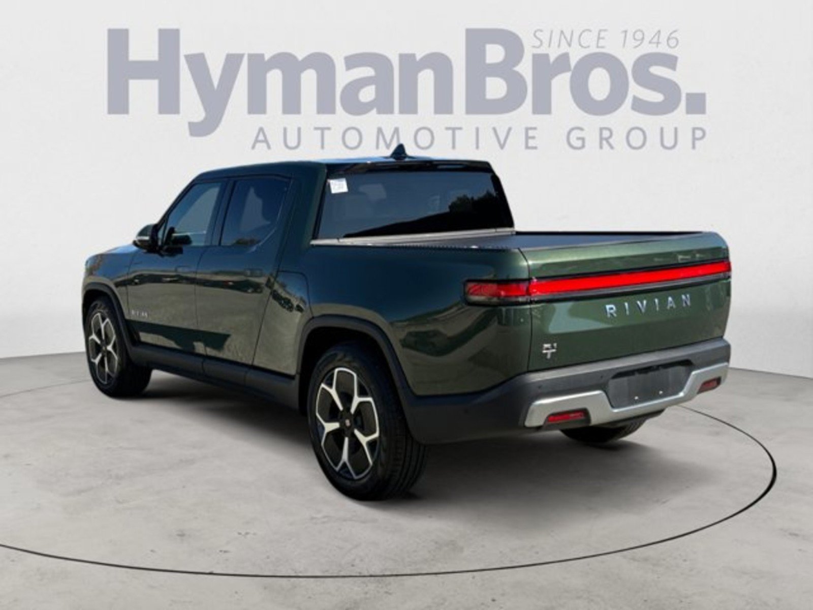 Used 2024 Rivian R1T Adventure Dual AWD/4WD image 5