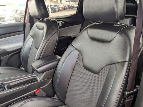 Used 2025 Jeep Compass Latitude w/ Sun & Sound Group image 14