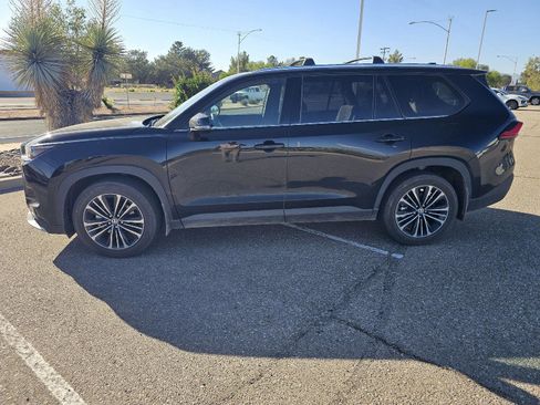 Used 2024 Toyota Grand Highlander AWD Hybrid image 3