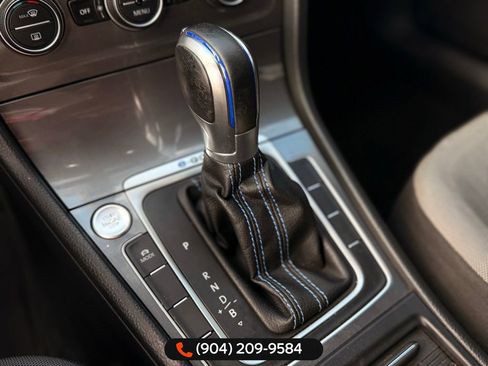 Used 2016 Volkswagen e-Golf SE image 19