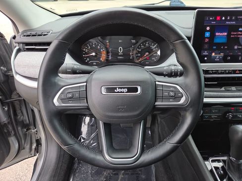 Certified 2022 Jeep Compass Latitude AWD/4WD image 32