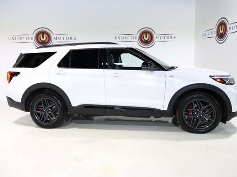 Used 2025 Ford Explorer ST-Line w/ Premium Package image 30