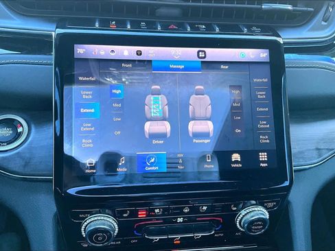 Used 2023 Jeep Grand Cherokee L Overland w/ Advanced Protech Group III image 34