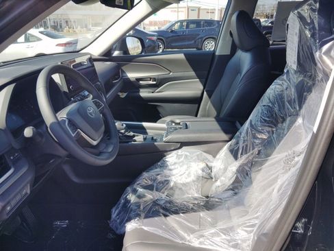 New 2026 Toyota Grand Highlander XLE image 6