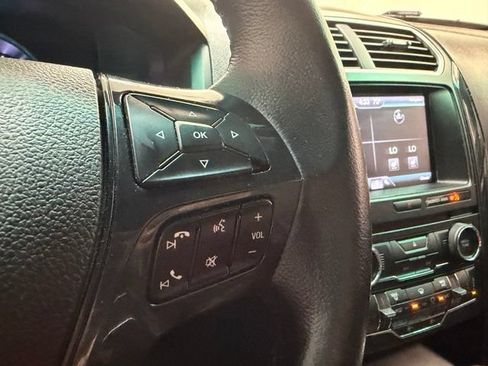 Used 2016 Ford Explorer XLT w/ Equipment Group 202A FWD image 16