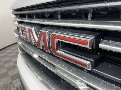 Used 2025 GMC Sierra 1500 SLE image 31