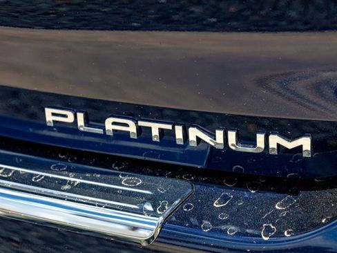 New 2026 Toyota Highlander Platinum AWD/4WD image 9