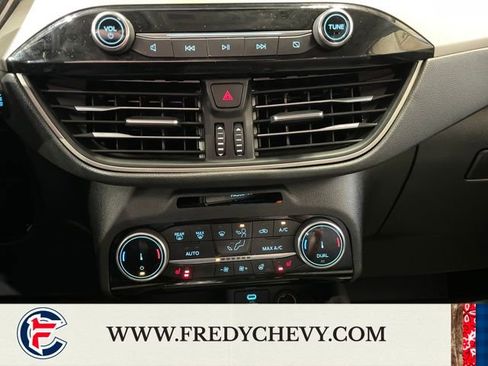 Used 2022 Ford Escape SE w/ Cold Weather Package image 25