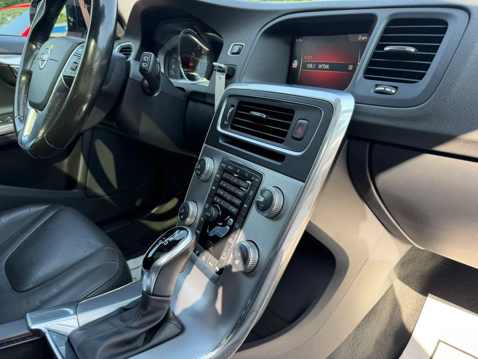 Used 2018 Volvo V60 T5 Cross Country w/ Convenience Package AWD/4WD image 38