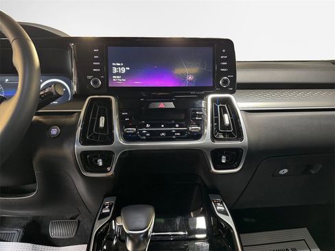 Certified 2023 Kia Sorento SX image 22