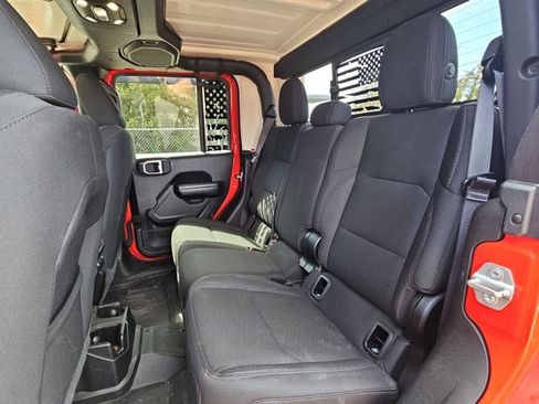 Used 2021 Jeep Gladiator Sport image 19