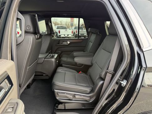 New 2026 GMC Yukon Denali w/ Denali Reserve Package image 17