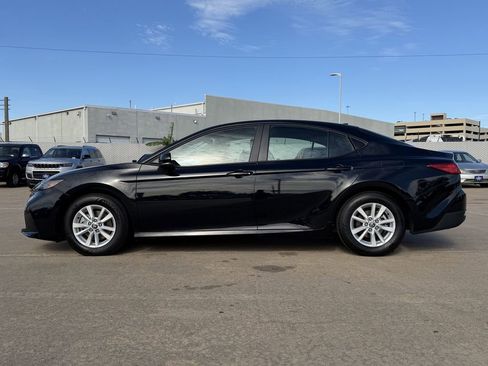 Used 2026 Toyota Camry LE FWD image 6