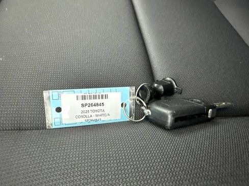 Used 2025 Toyota Corolla LE FWD image 33