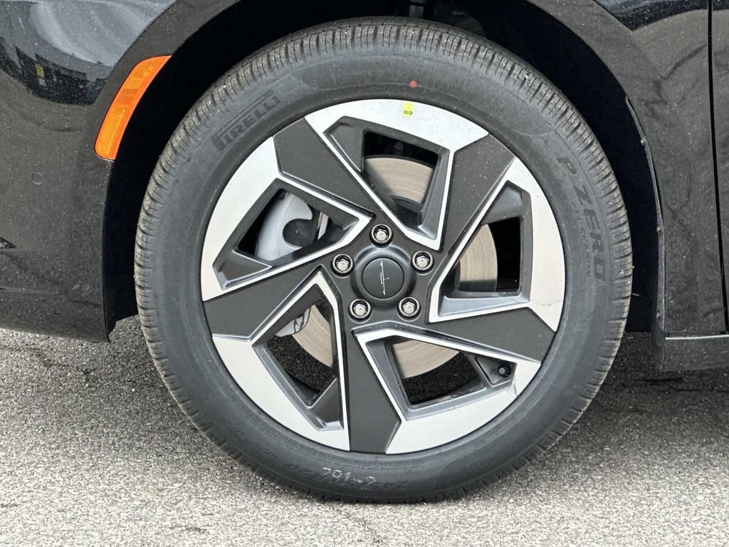New 2027 Chrysler Pacifica Limited AWD/4WD image 8