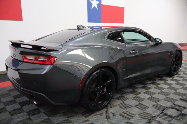 Used 2018 Chevrolet Camaro SS RWD image 17