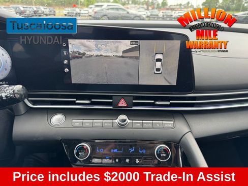 Used 2024 Hyundai Elantra Limited image 21
