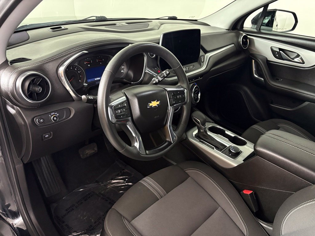 Used 2025 Chevrolet Blazer LT FWD image 15