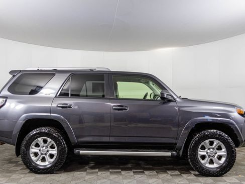 Used 2015 Toyota 4Runner SR5 image 9