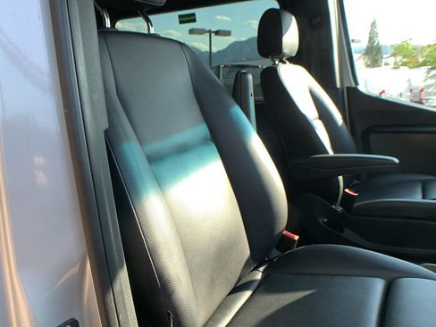 Used 2021 Mercedes-Benz Sprinter 2500 image 22