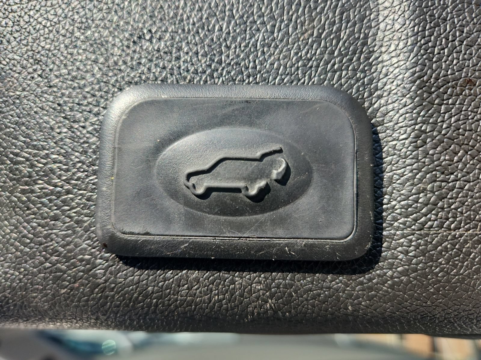 Used 2015 GMC Acadia SLE FWD image 17