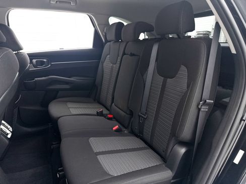 Used 2023 Kia Sorento LX FWD image 29
