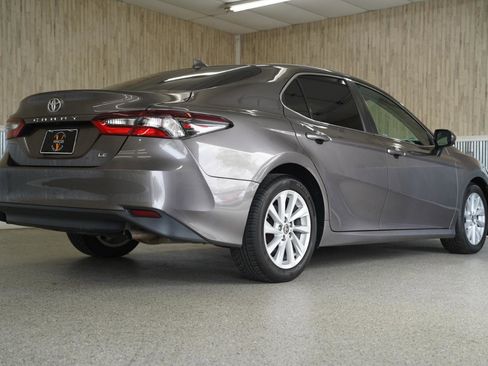 Used 2021 Toyota Camry LE image 10