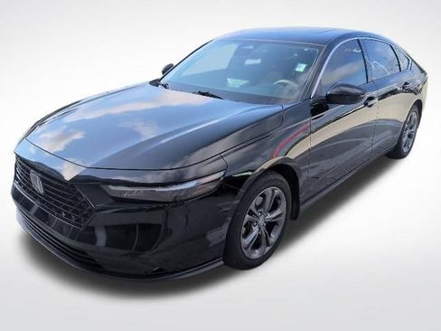 Used 2023 Honda Accord EX image 3