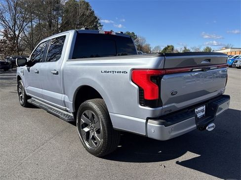 Used 2022 Ford F150 Lightning Lariat image 6