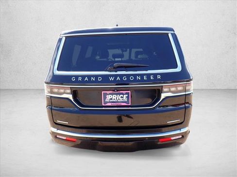Used 2023 Jeep Grand Wagoneer Series II AWD/4WD image 3