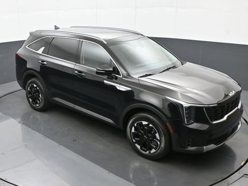 Used 2024 Kia Sorento S w/ Panoramic Sunroof Package image 32