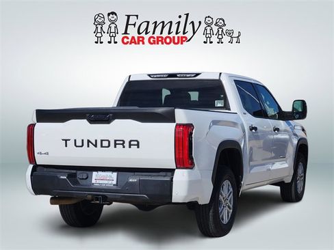 Used 2022 Toyota Tundra SR5 w/ SR5 Convenience Package image 4