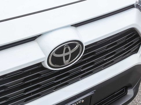 Used 2023 Toyota RAV4 XLE FWD image 11