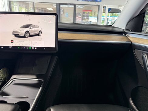 Used 2023 Tesla Model Y Long Range AWD/4WD image 16