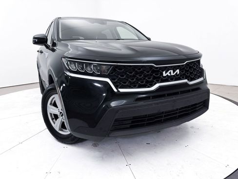 Used 2023 Kia Sorento LX image 5